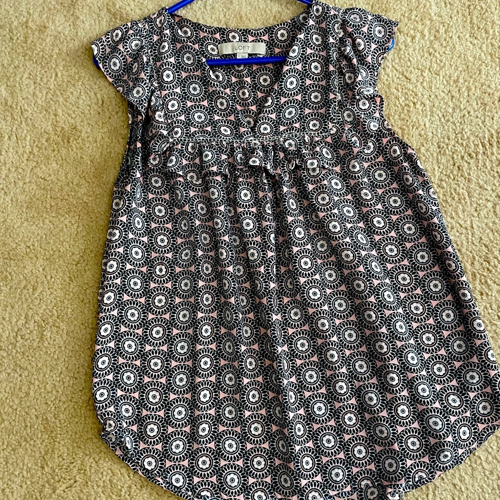 Pink loft blouse with pattern